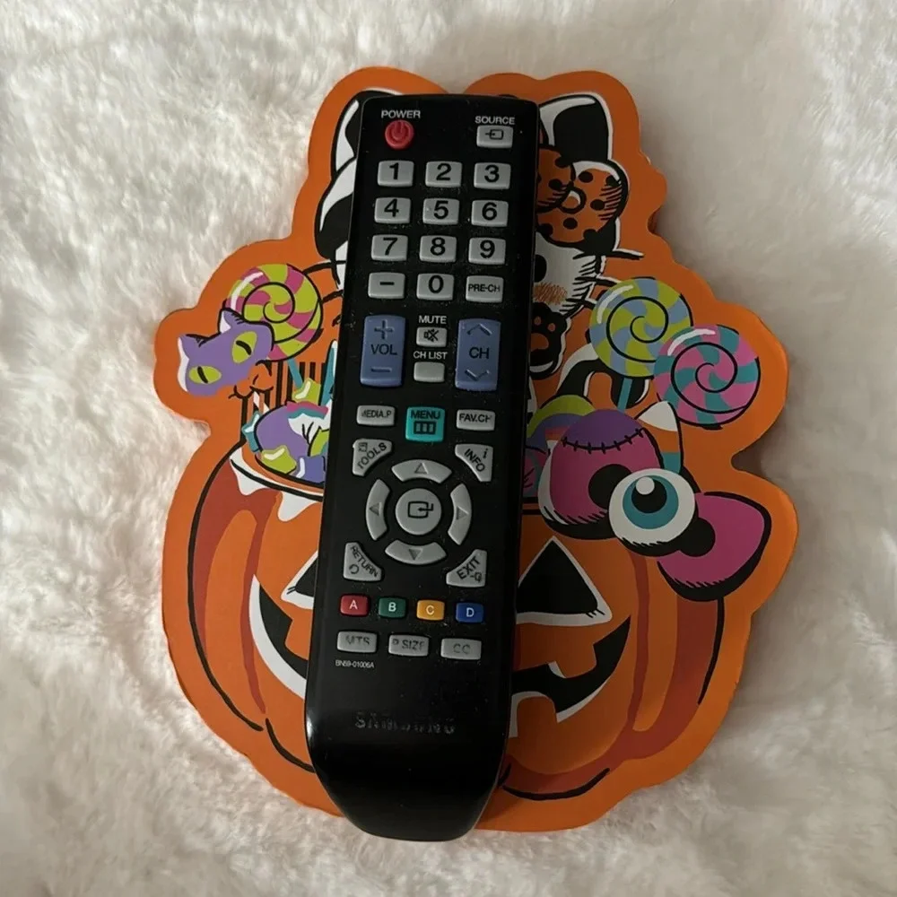 Hello Kitty Halloween Wooden Pumpkin Hanging Wall Plaque Decor NEW